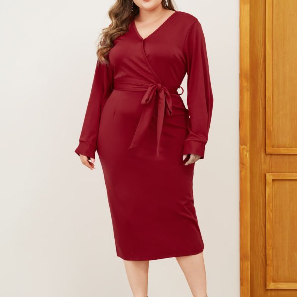 Plus Size Red Slit Design V-neck Long Sleeves Dress 2