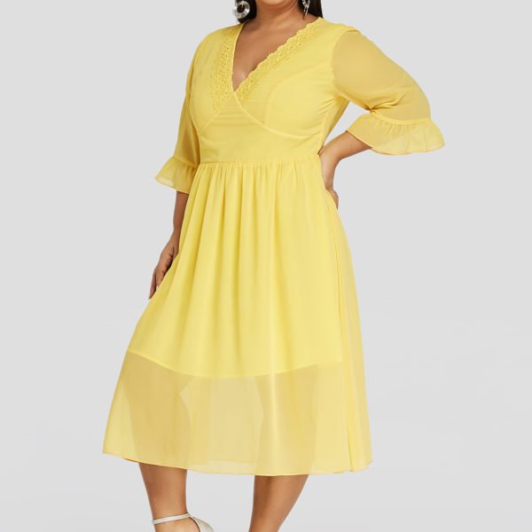 Plus Size Yellow Crochet Lace Bell Sleeves Drawstring Waist Dress 2